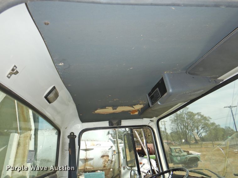 image for item DG1482 1995 Ford L8000  refuse truck