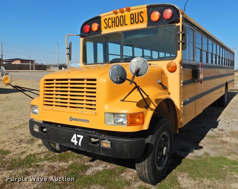 image for item DG1588 1992 International 3800  school bus
