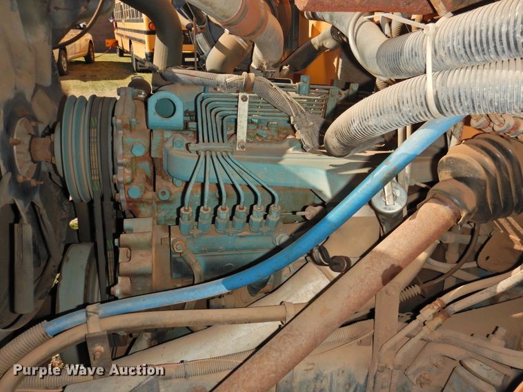 image for item DG1588 1992 International 3800  school bus