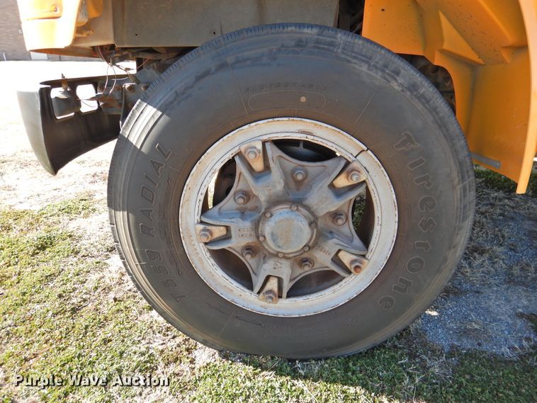 image for item DG1588 1992 International 3800  school bus