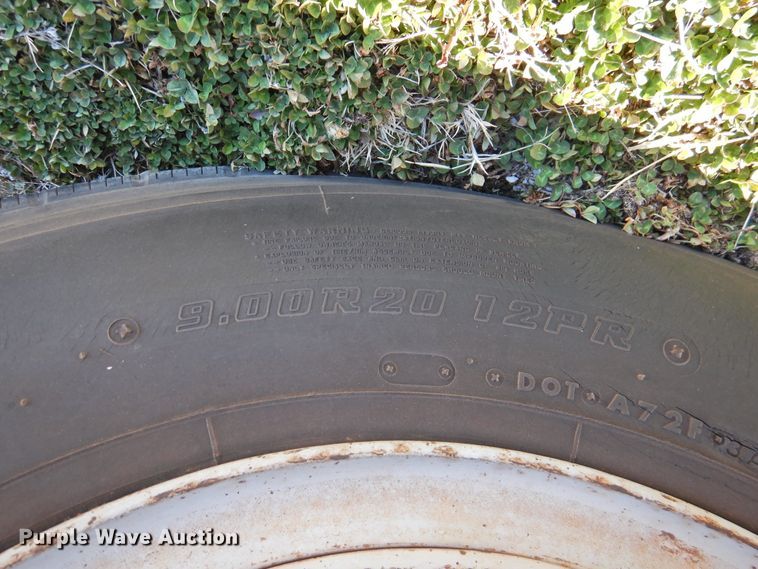 image for item DG1588 1992 International 3800  school bus