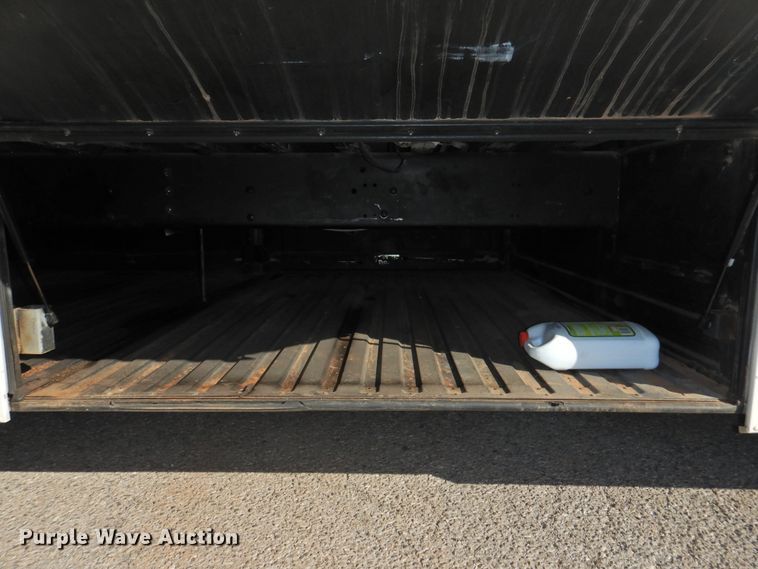 image for item DG1590 2007 Thomas Saf-T-Liner  school bus