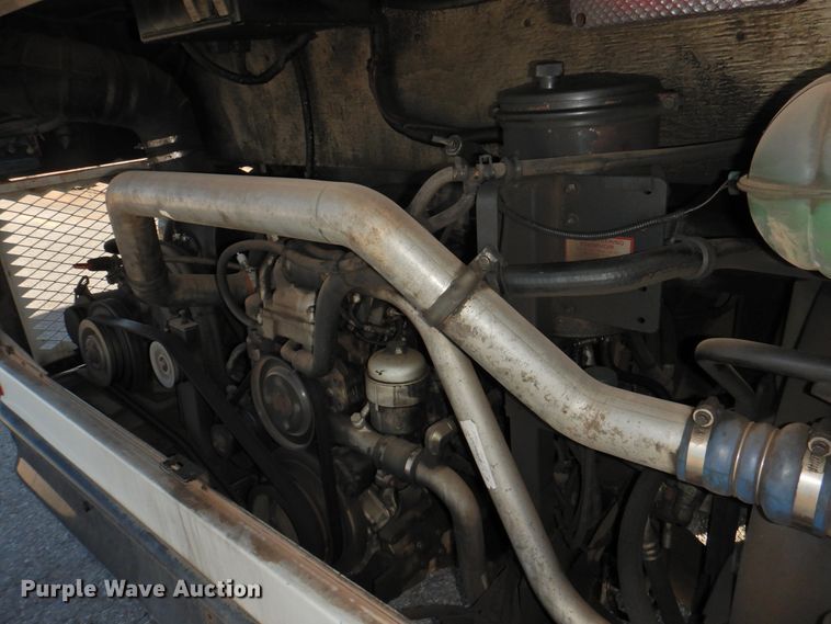 image for item DG1590 2007 Thomas Saf-T-Liner  school bus