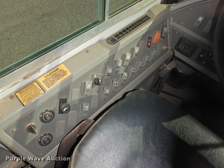 image for item DG1590 2007 Thomas Saf-T-Liner  school bus