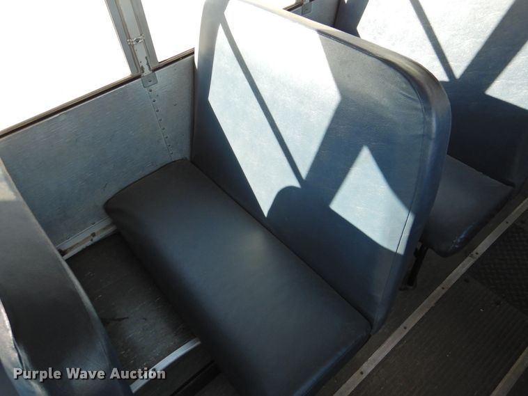 image for item DG1590 2007 Thomas Saf-T-Liner  school bus