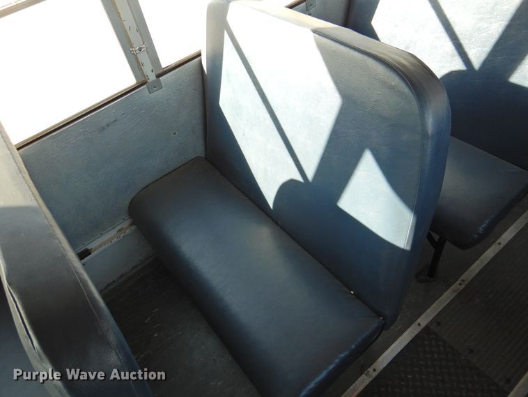 image for item DG1590 2007 Thomas Saf-T-Liner  school bus