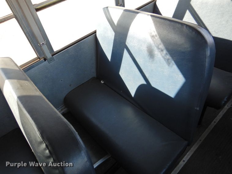 image for item DG1590 2007 Thomas Saf-T-Liner  school bus