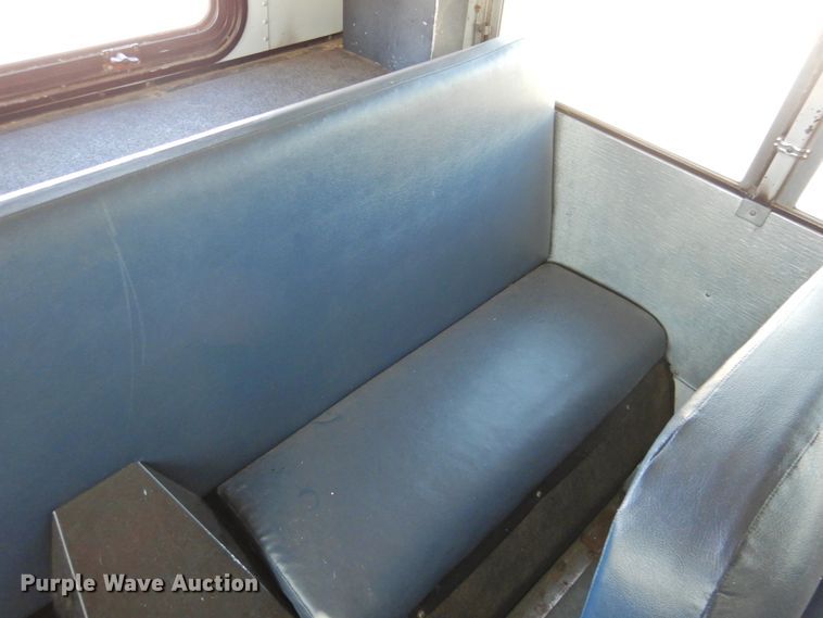 image for item DG1590 2007 Thomas Saf-T-Liner  school bus