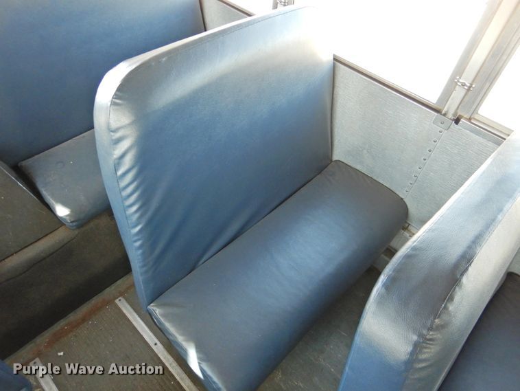 image for item DG1590 2007 Thomas Saf-T-Liner  school bus