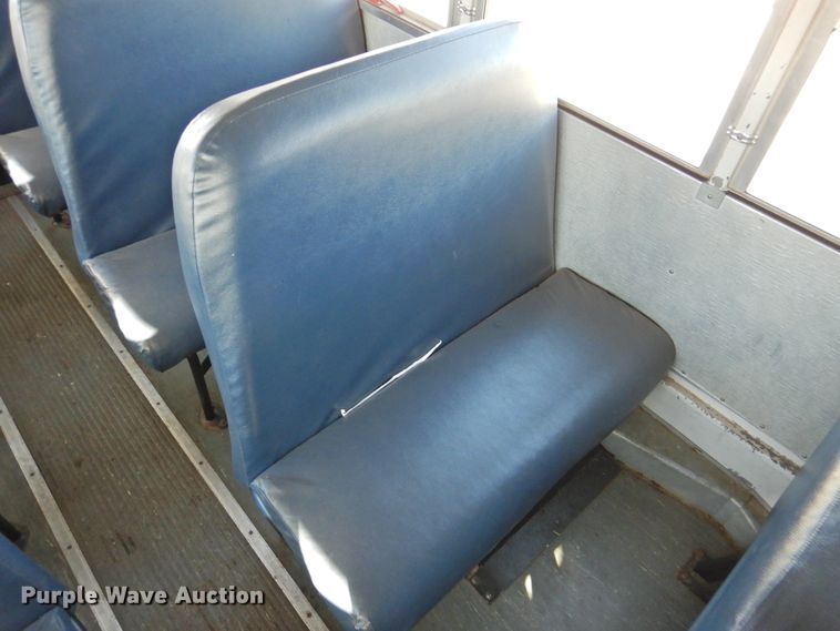 image for item DG1590 2007 Thomas Saf-T-Liner  school bus