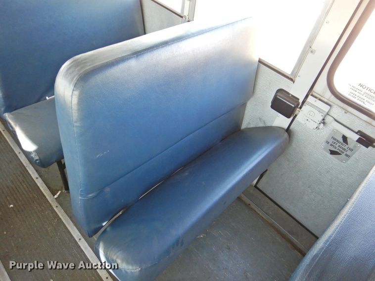 image for item DG1590 2007 Thomas Saf-T-Liner  school bus