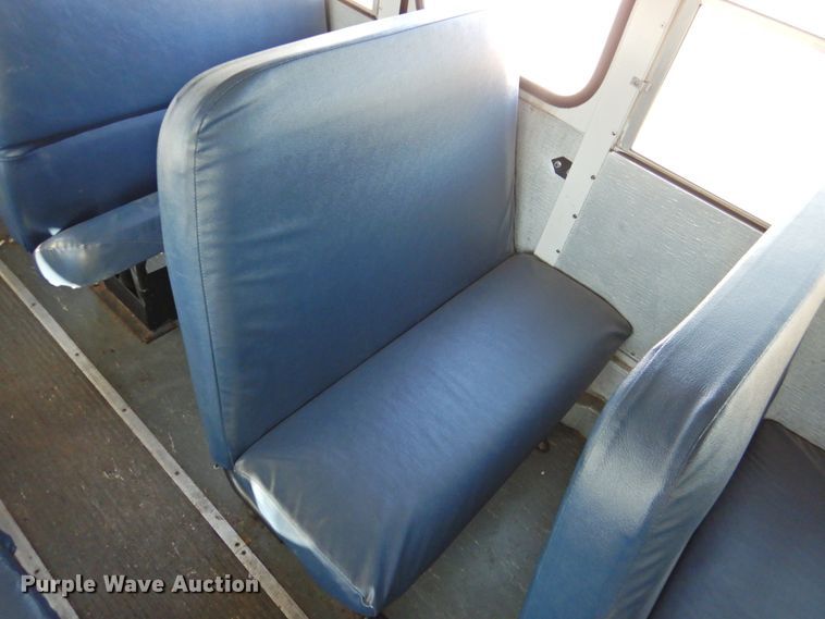 image for item DG1590 2007 Thomas Saf-T-Liner  school bus