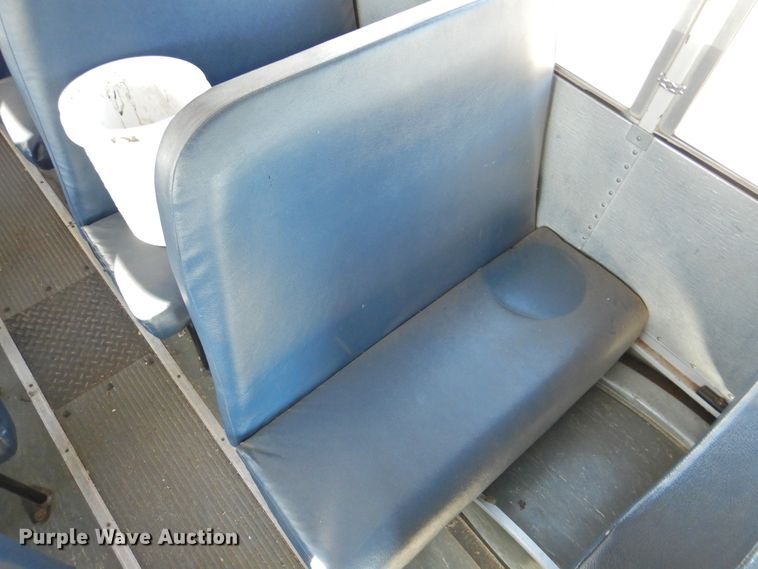 image for item DG1590 2007 Thomas Saf-T-Liner  school bus