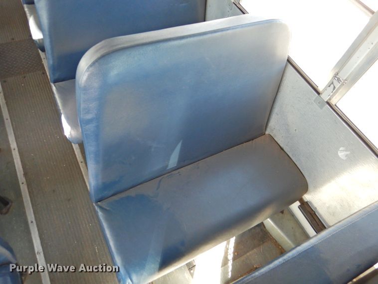 image for item DG1590 2007 Thomas Saf-T-Liner  school bus