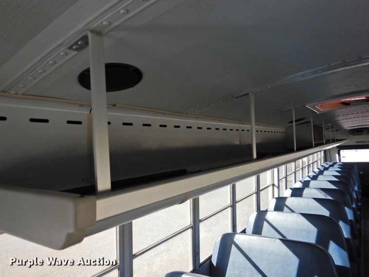 image for item DG1590 2007 Thomas Saf-T-Liner  school bus