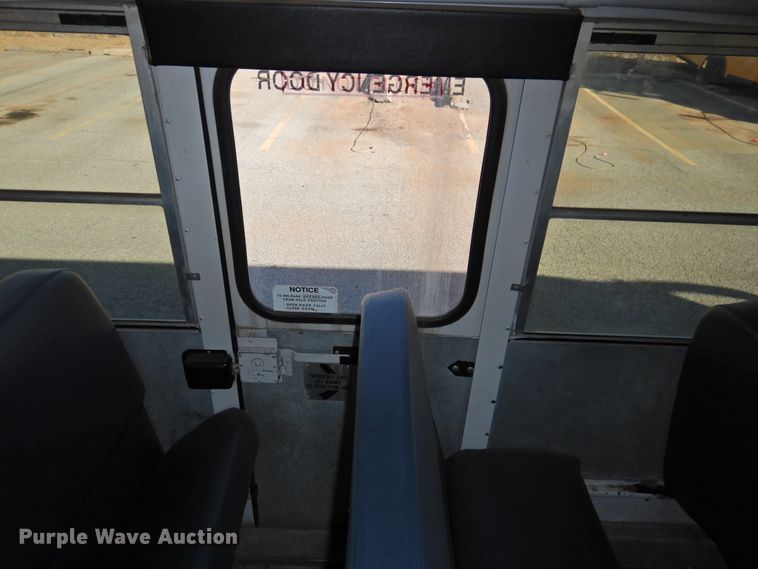 image for item DG1590 2007 Thomas Saf-T-Liner  school bus