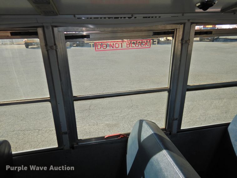 image for item DG1590 2007 Thomas Saf-T-Liner  school bus