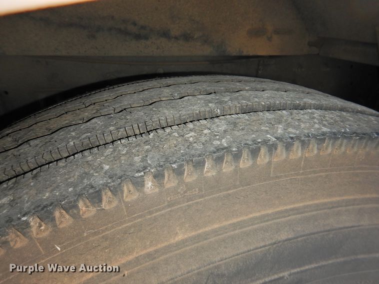 image for item DG1590 2007 Thomas Saf-T-Liner  school bus