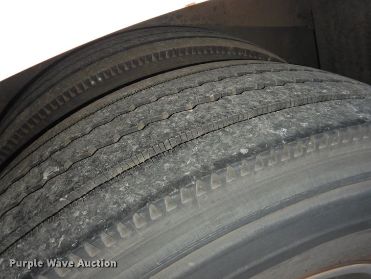 image for item DG1590 2007 Thomas Saf-T-Liner  school bus