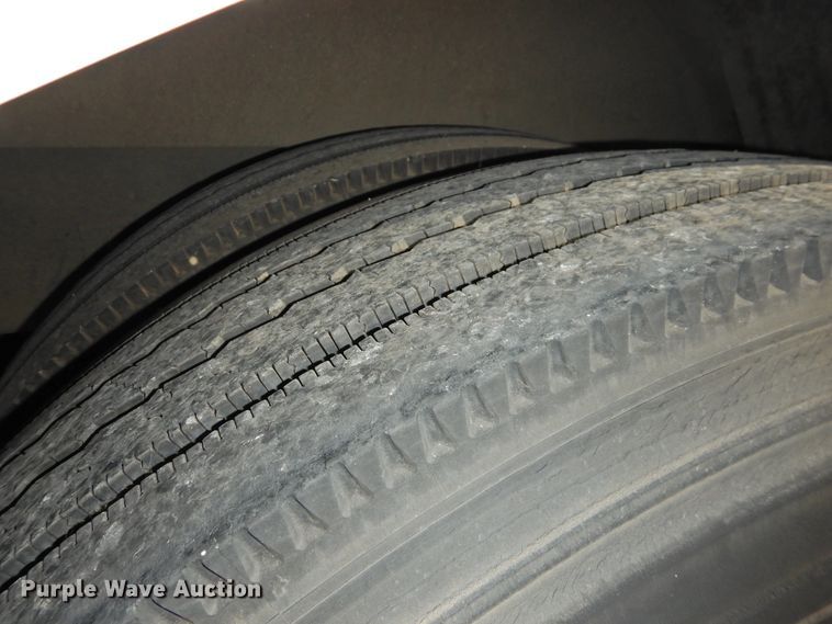 image for item DG1590 2007 Thomas Saf-T-Liner  school bus