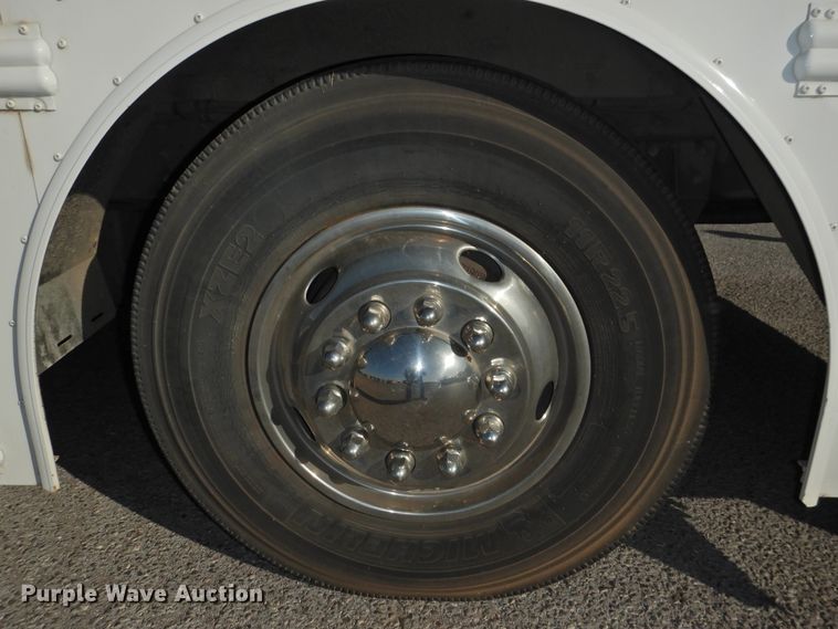 image for item DG1590 2007 Thomas Saf-T-Liner  school bus