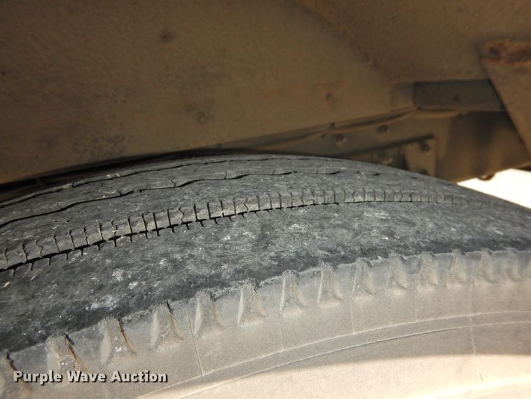 image for item DG1590 2007 Thomas Saf-T-Liner  school bus