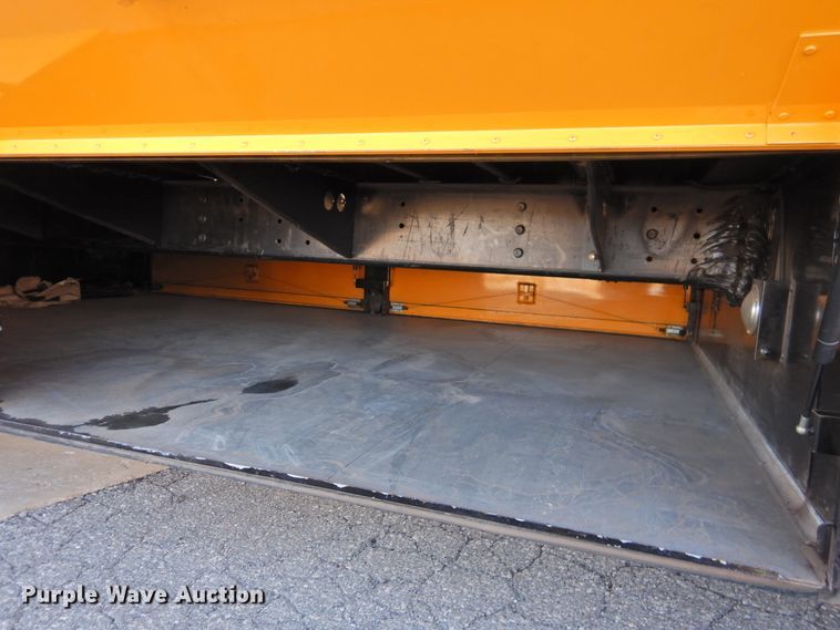 image for item DG1591 2005 Blue Bird All American  school bus