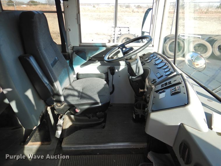 image for item DG1591 2005 Blue Bird All American  school bus