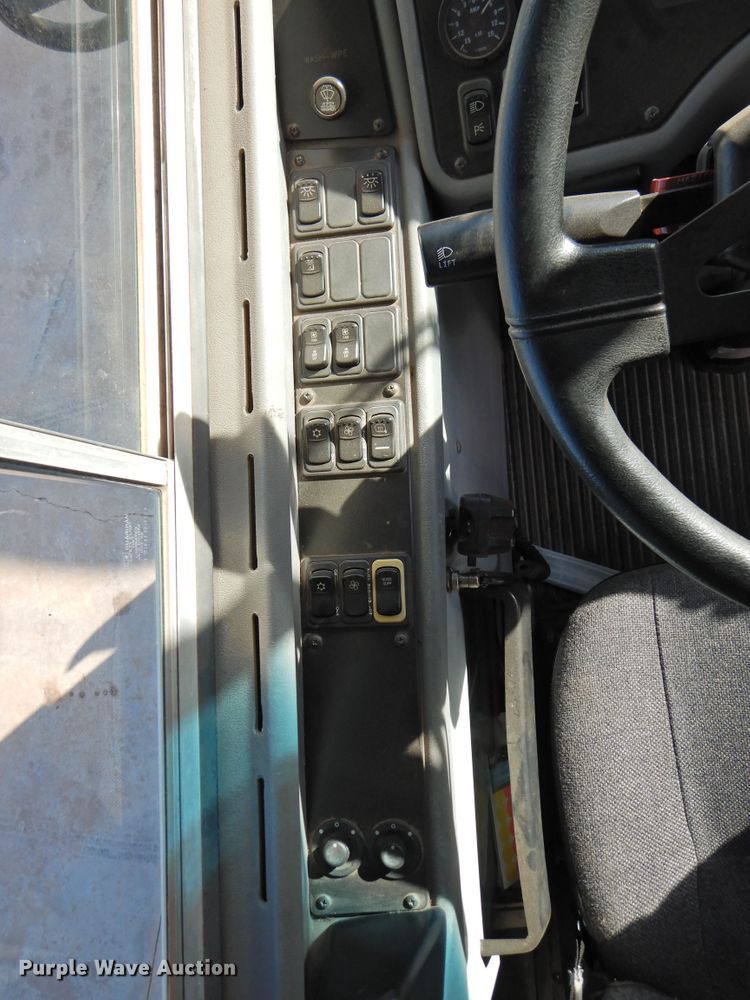 image for item DG1591 2005 Blue Bird All American  school bus