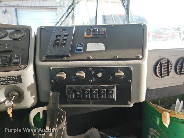 image for item DG1591 2005 Blue Bird All American  school bus