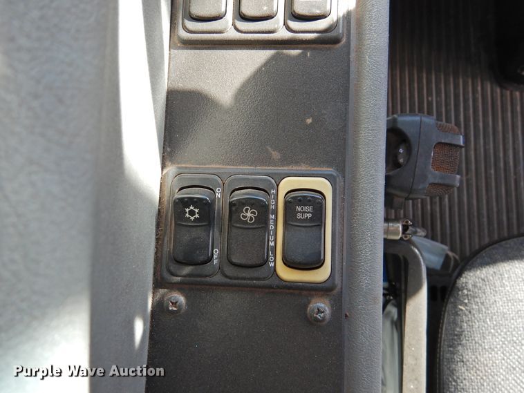 image for item DG1591 2005 Blue Bird All American  school bus