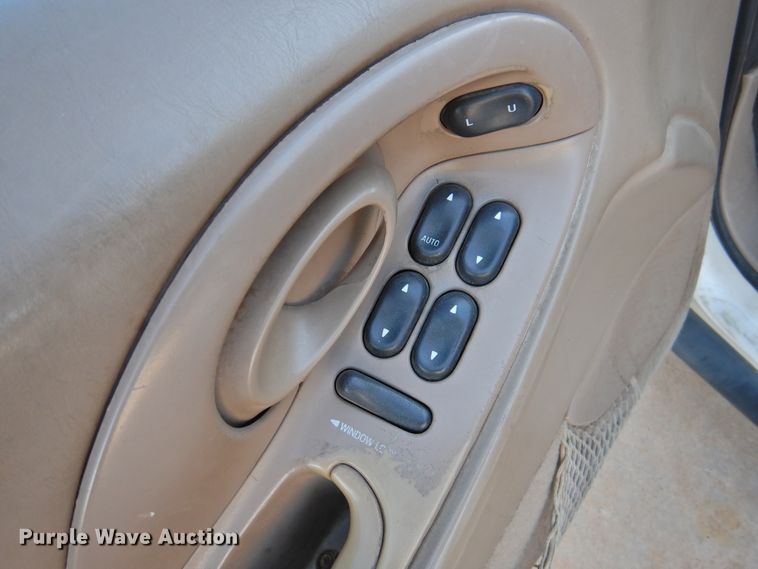 image for item DG1592 1998 Ford Taurus