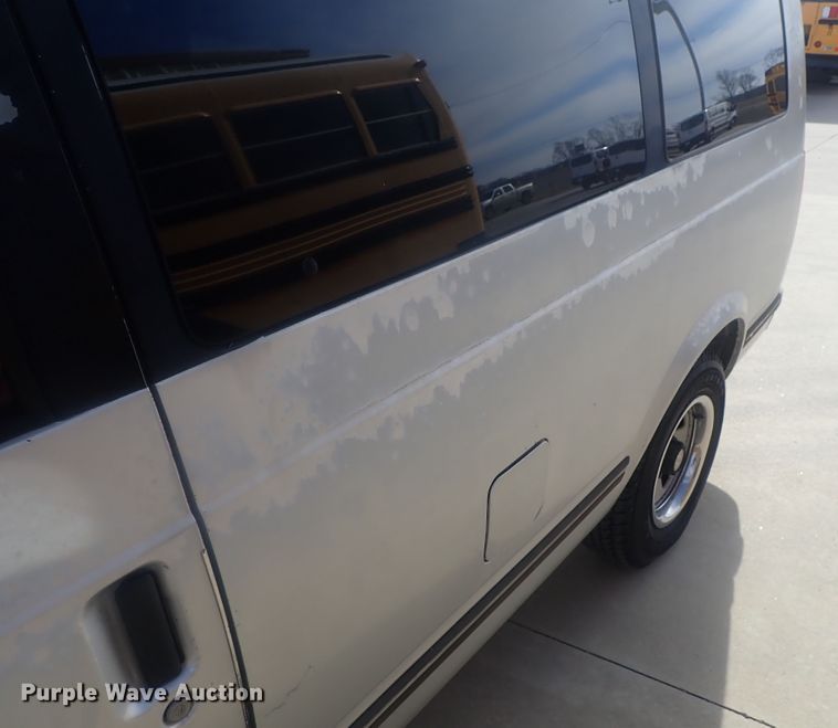 image for item DG2982 1995 Chevrolet Astro  van