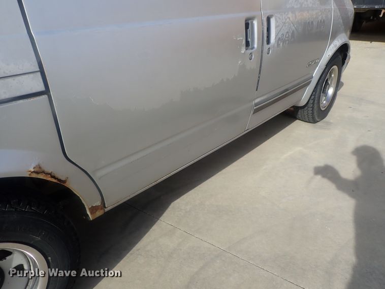 image for item DG2982 1995 Chevrolet Astro  van