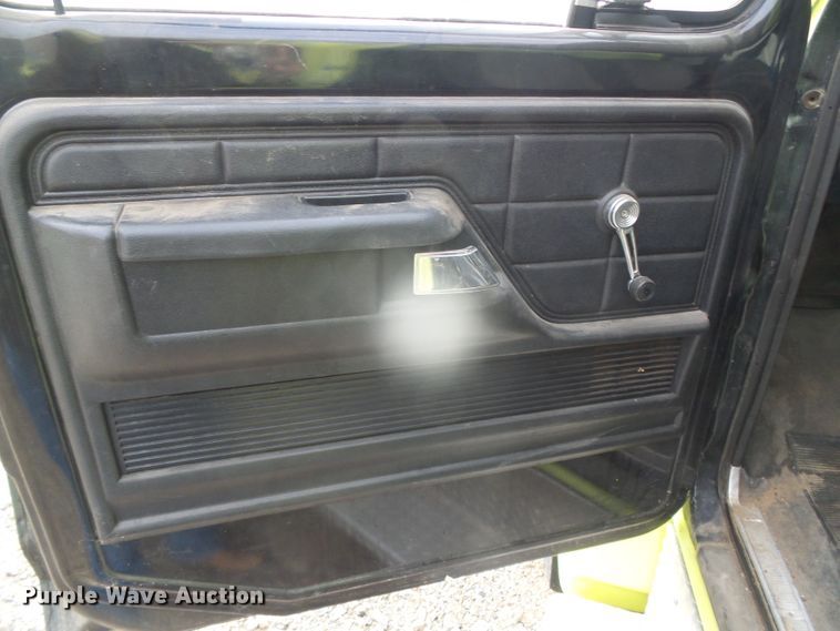 image for item DG8442 1978 Ford F700  pumper fire truck