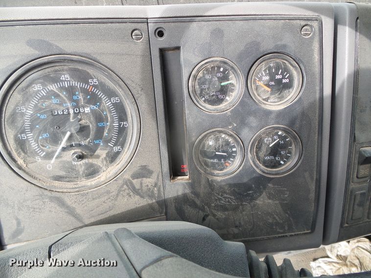 image for item DG8443 1995 Ford 8000  street sweeper truck