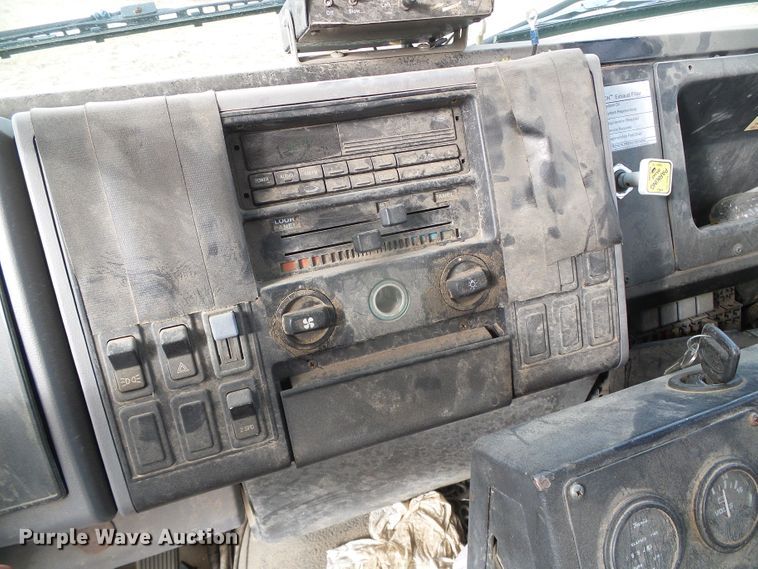 image for item DG8443 1995 Ford 8000  street sweeper truck