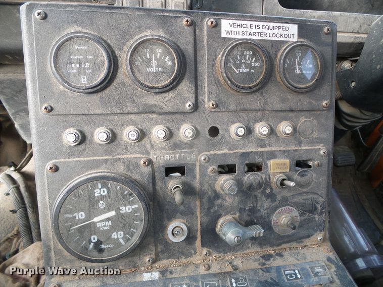 image for item DG8443 1995 Ford 8000  street sweeper truck