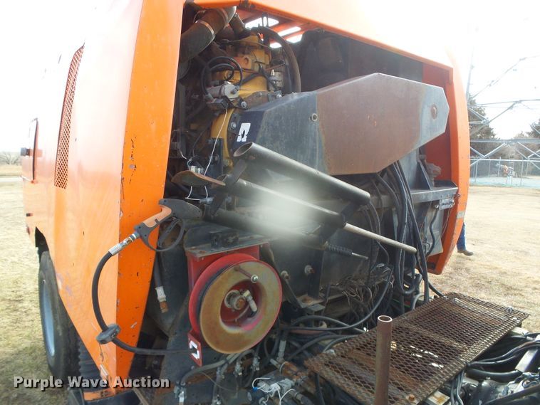 image for item DG8443 1995 Ford 8000  street sweeper truck