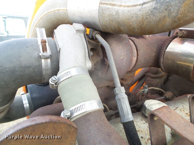 image for item DG8443 1995 Ford 8000  street sweeper truck