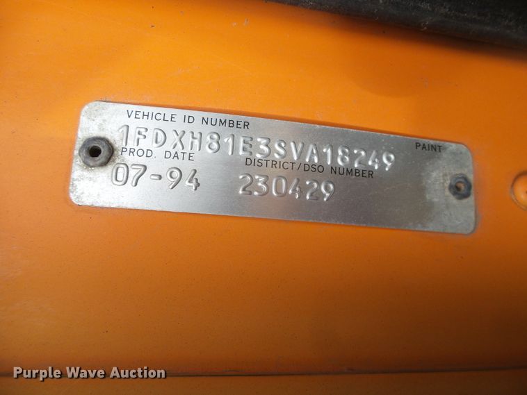 image for item DG8443 1995 Ford 8000  street sweeper truck