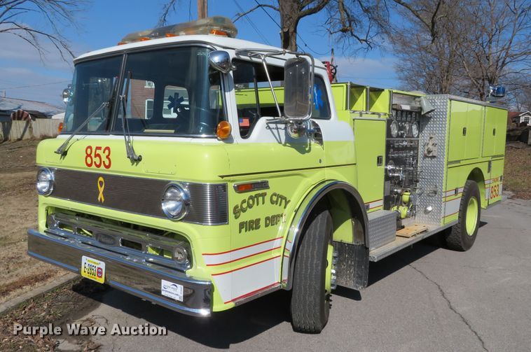 image for item DH0657 1981 Ford C800  pumper fire truck