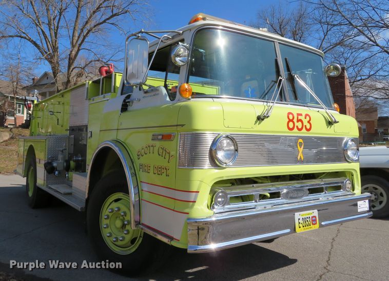 image for item DH0657 1981 Ford C800  pumper fire truck