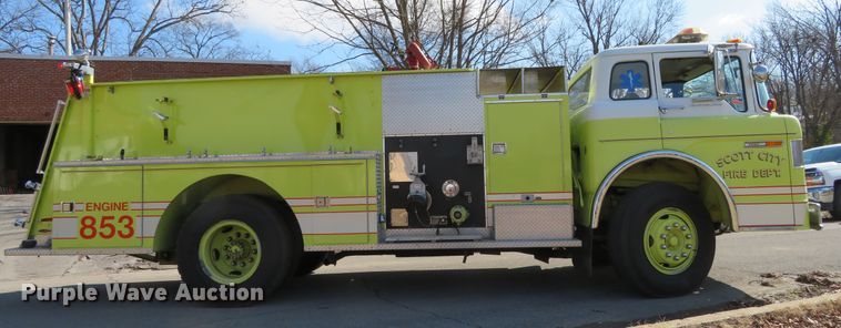 image for item DH0657 1981 Ford C800  pumper fire truck