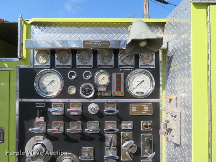 image for item DH0657 1981 Ford C800  pumper fire truck