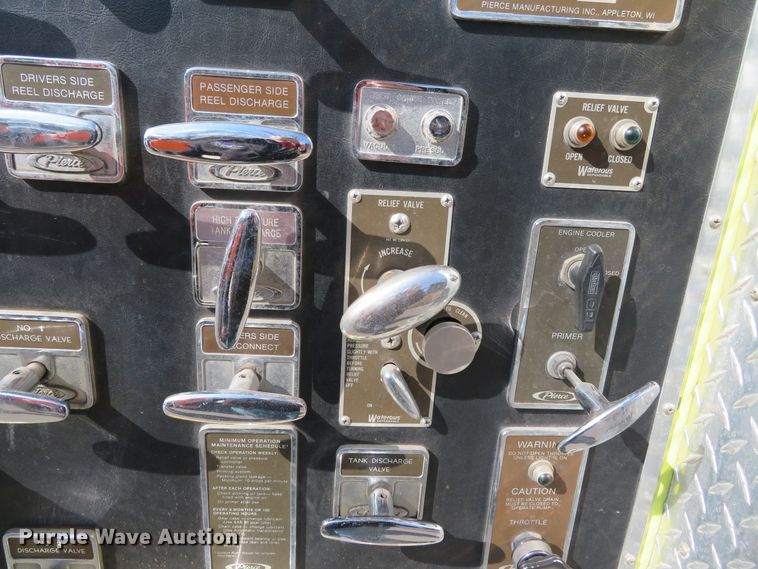 image for item DH0657 1981 Ford C800  pumper fire truck