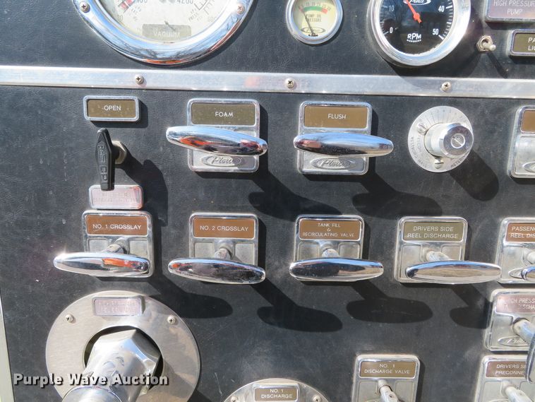 image for item DH0657 1981 Ford C800  pumper fire truck