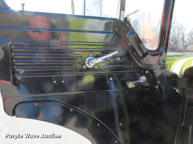 image for item DH0657 1981 Ford C800  pumper fire truck