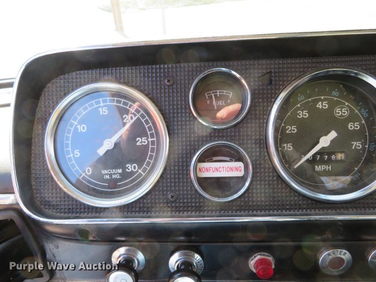 image for item DH0657 1981 Ford C800  pumper fire truck