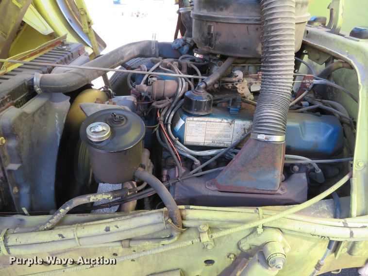 image for item DH0657 1981 Ford C800  pumper fire truck